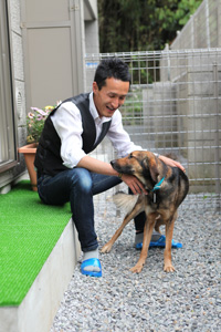 里見さんと保護犬のごまちゃん